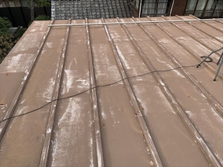 低勾配用金属屋根工事